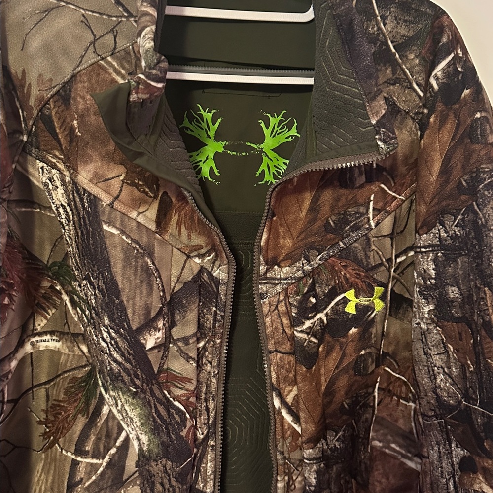 Under Armour Cold Gear Realtree AP Camo Men’s XL. Great Cond!!